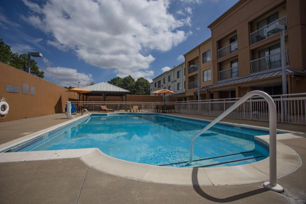 | Courtyard Memphis East/Bill Morris Parkway