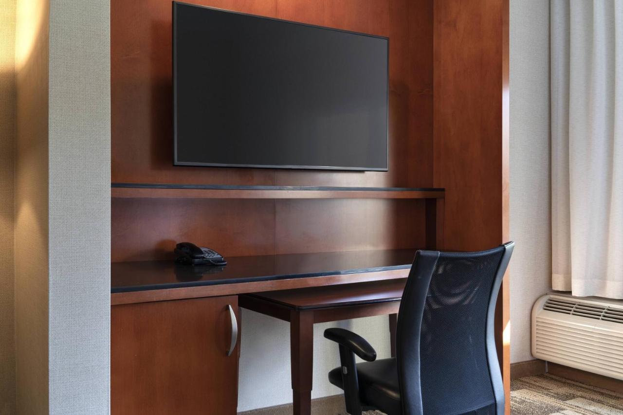 | Courtyard by Marriott Santa Barbara Goleta