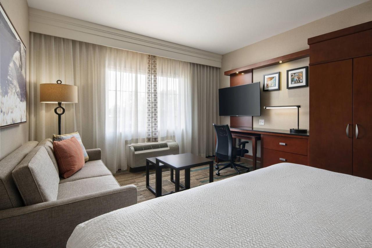 | Courtyard by Marriott Santa Barbara Goleta