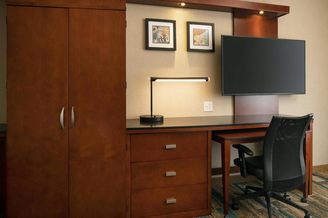 | Courtyard by Marriott Santa Barbara Goleta