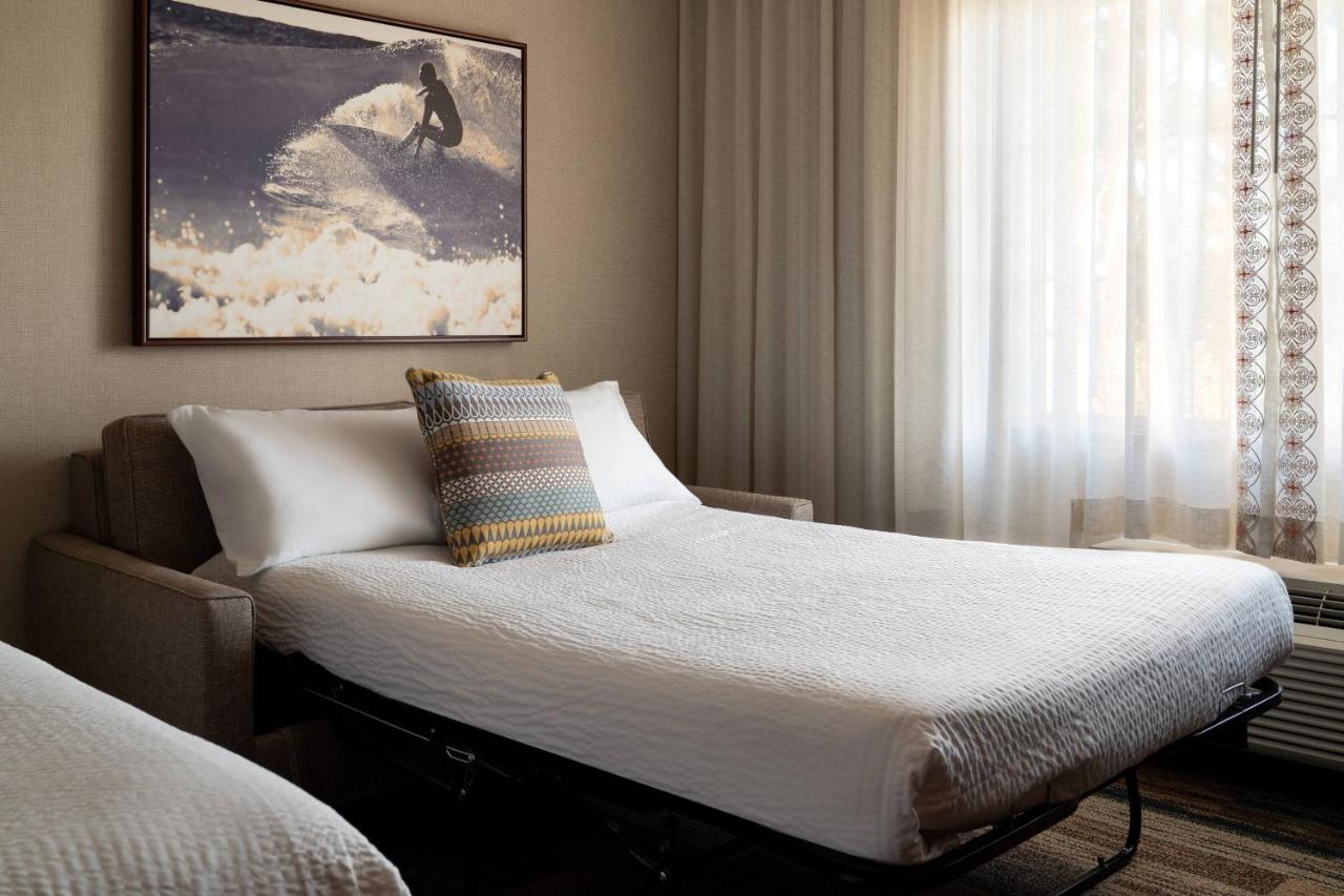| Courtyard by Marriott Santa Barbara Goleta