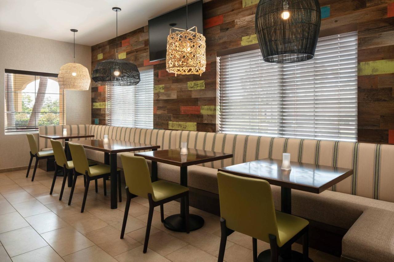 | Courtyard by Marriott Santa Barbara Goleta