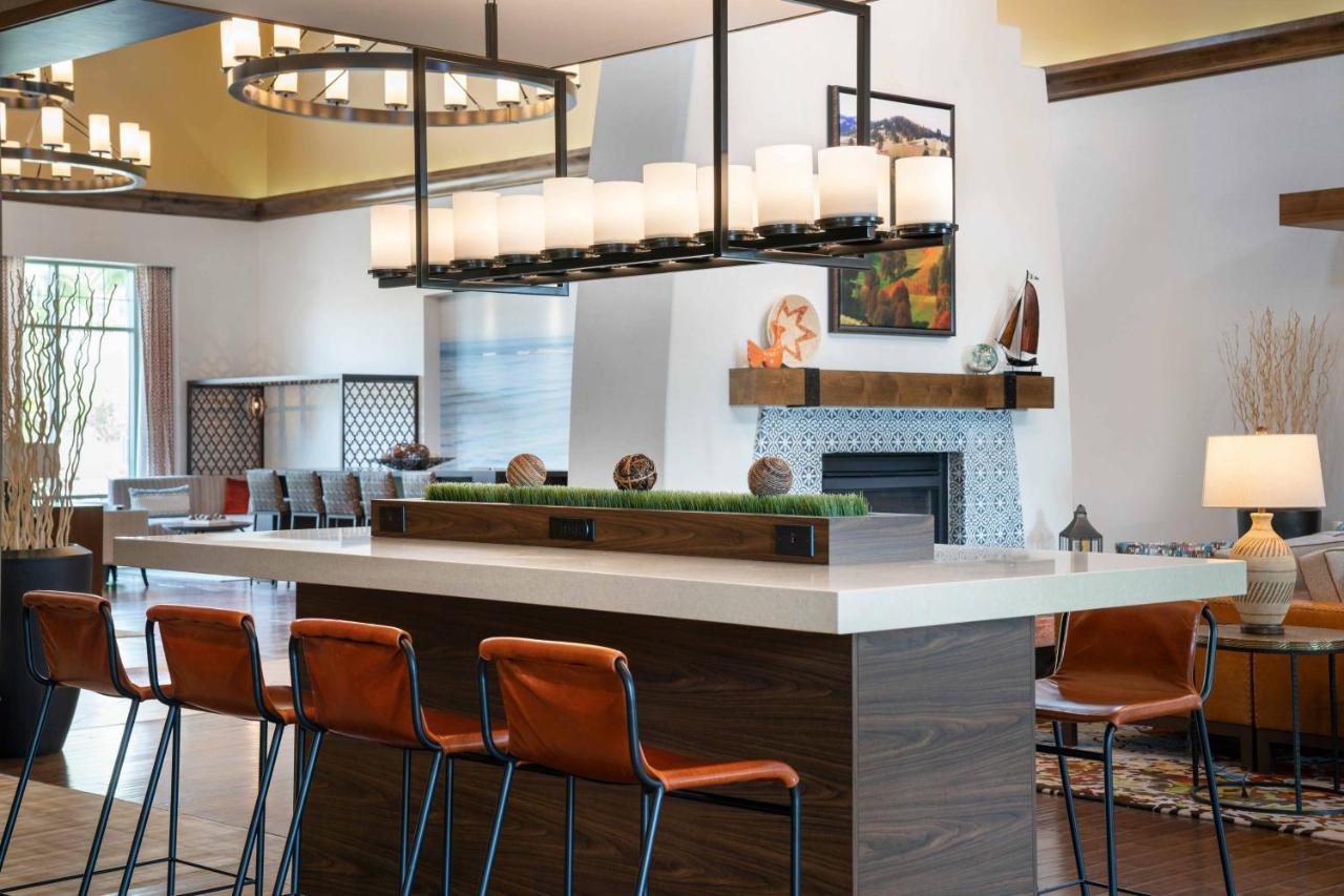 | Courtyard by Marriott Santa Barbara Goleta