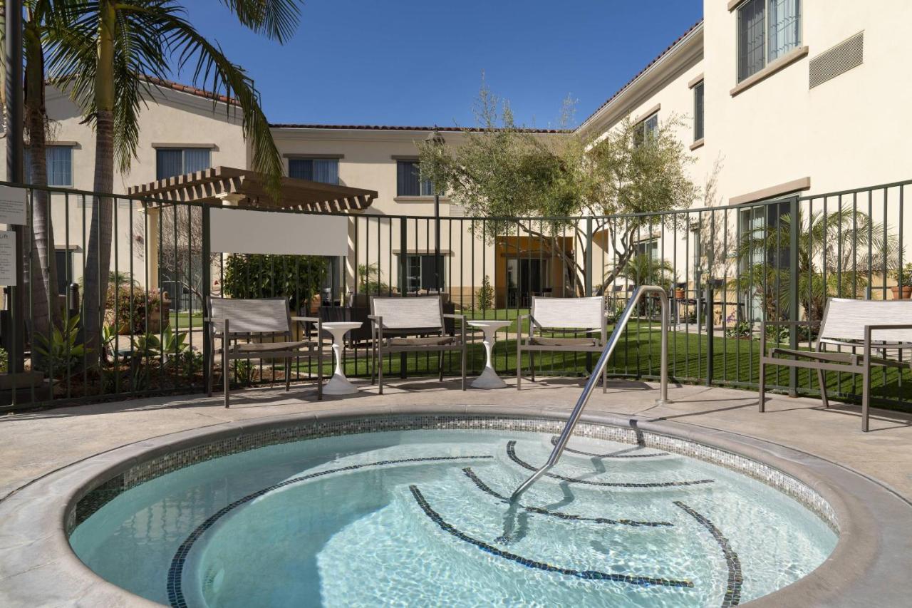 | Courtyard by Marriott Santa Barbara Goleta
