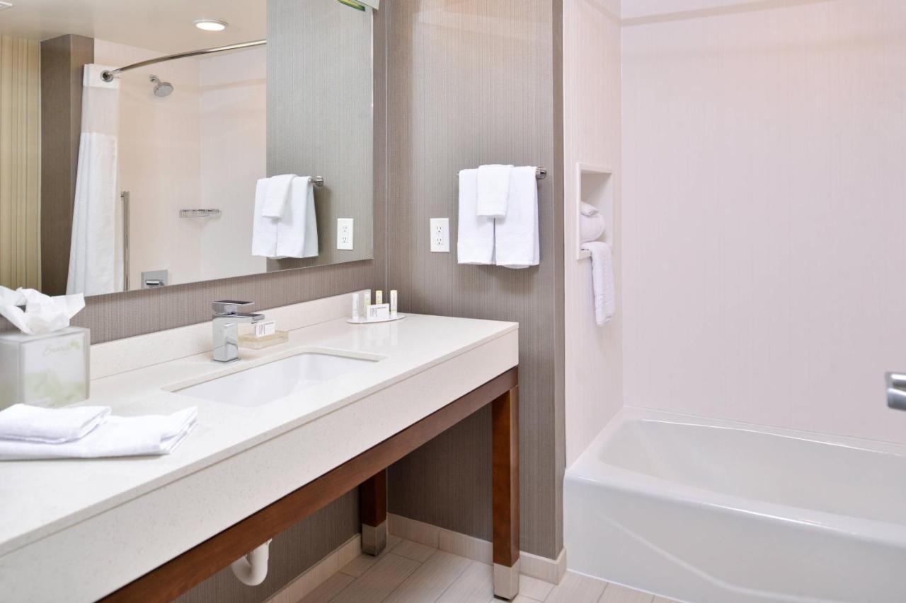 | Courtyard Kansas City Olathe