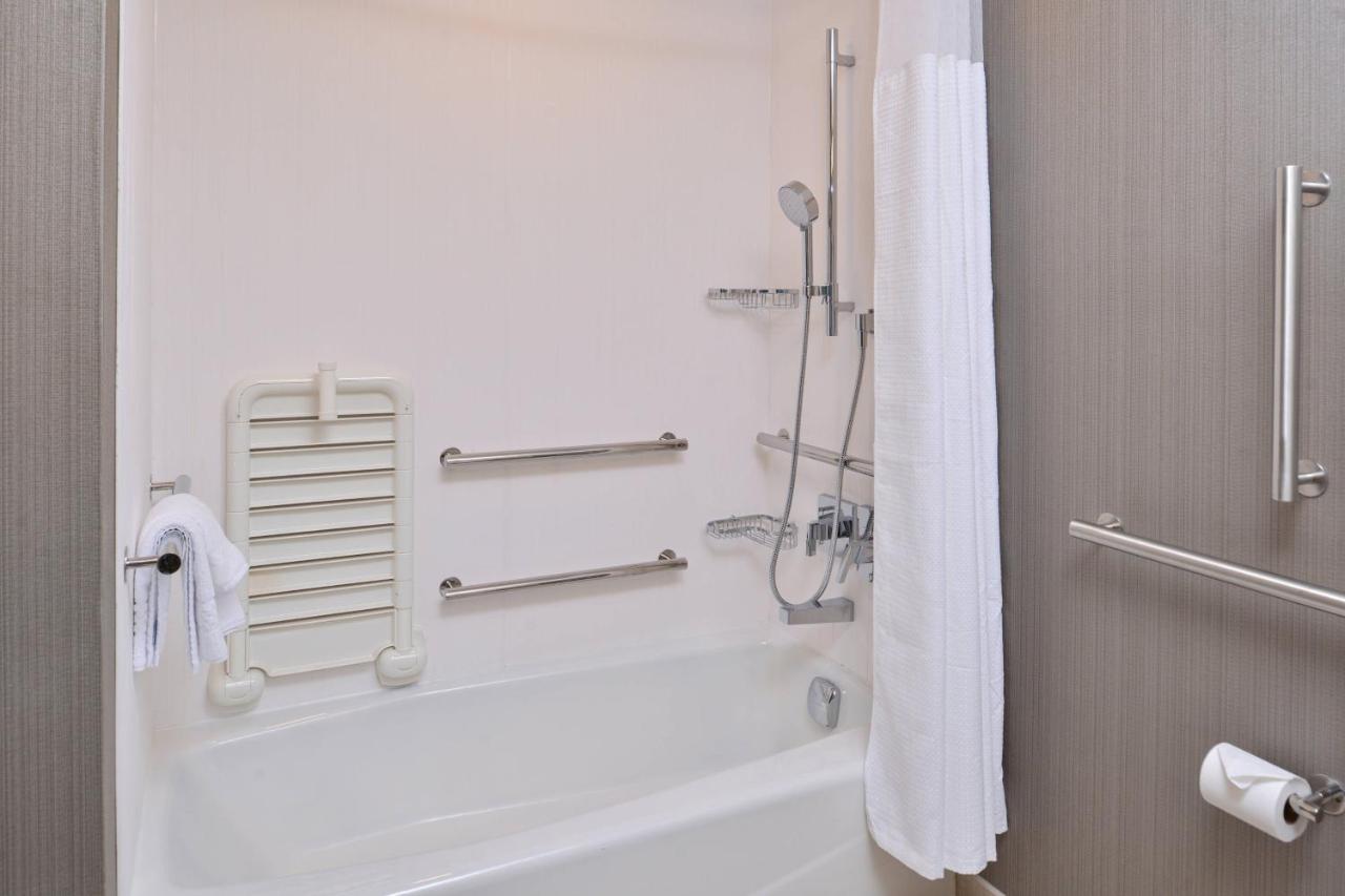 | Courtyard Kansas City Olathe