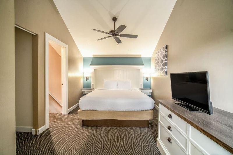 | Waterside Suites & Marina