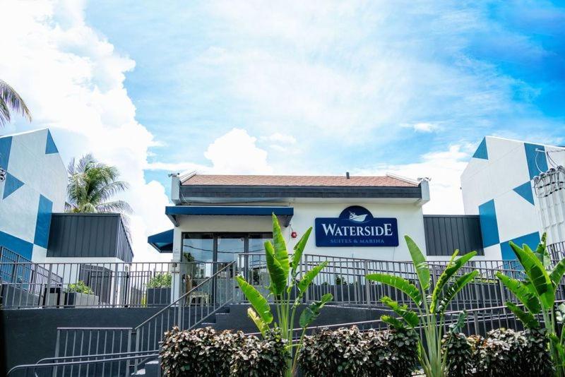 | Waterside Suites & Marina