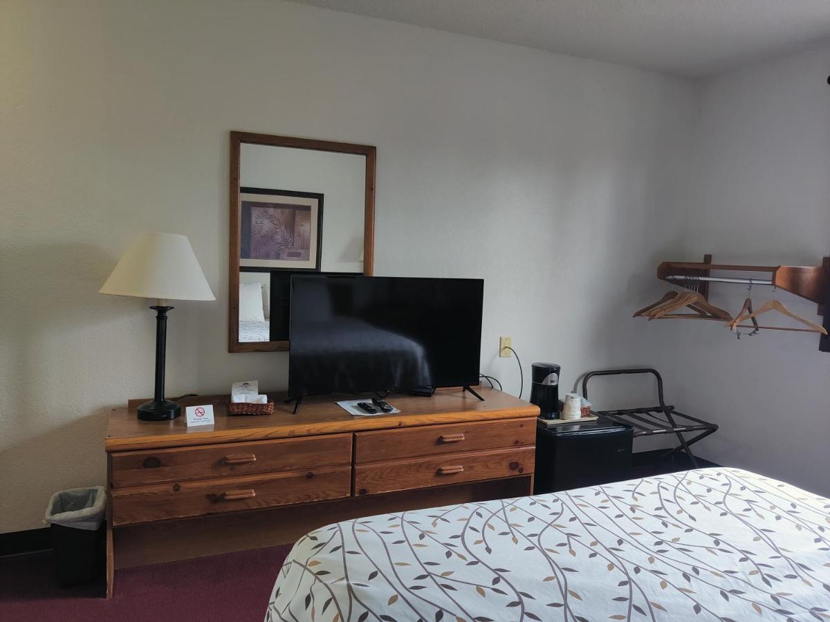 Room #49438438 at Americas Best Value Inn & Suites International Falls