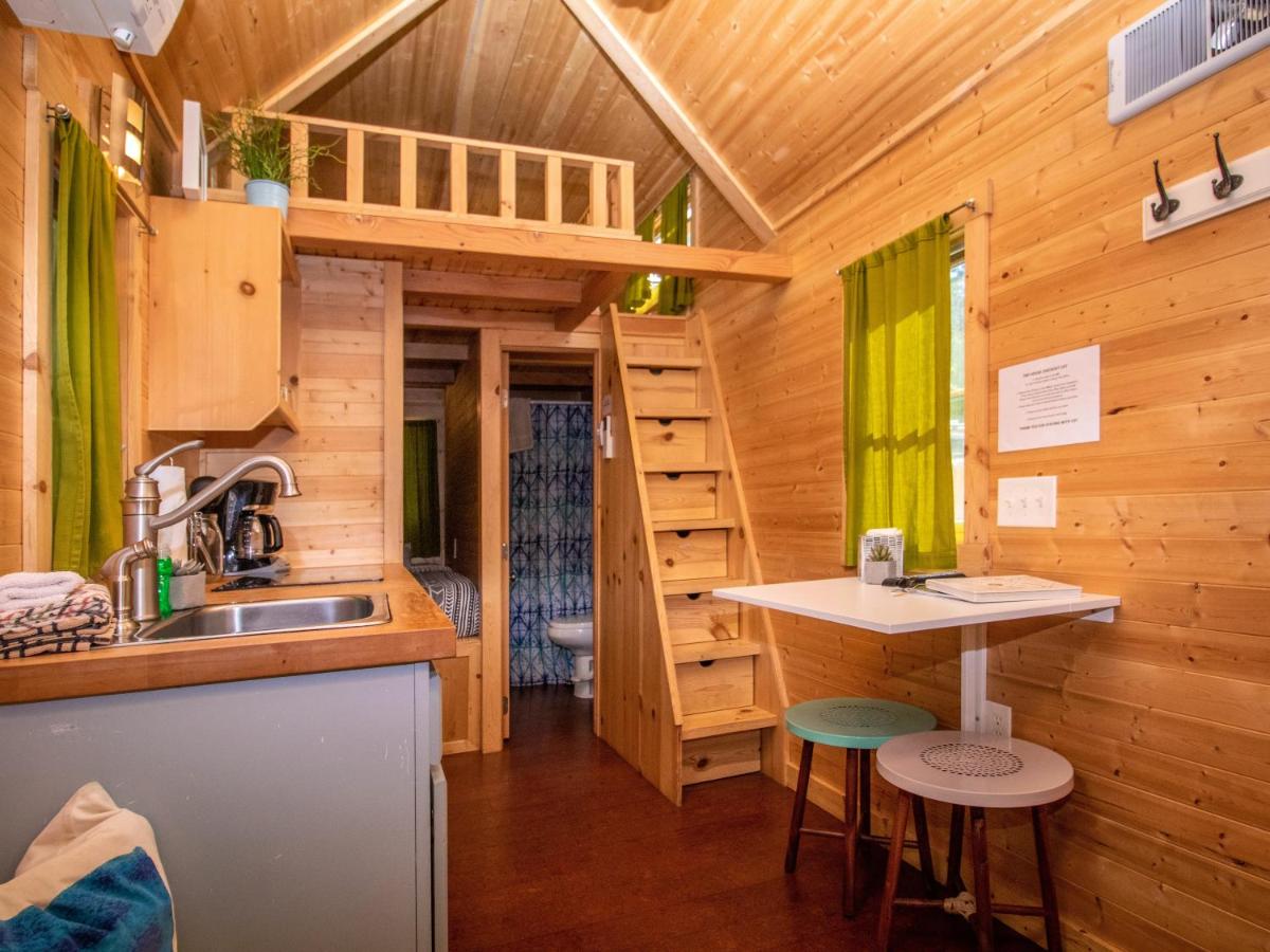 | Mount Hood Village Deluxe Cabin 5