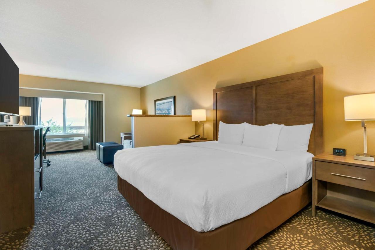 | Comfort Suites Columbia River