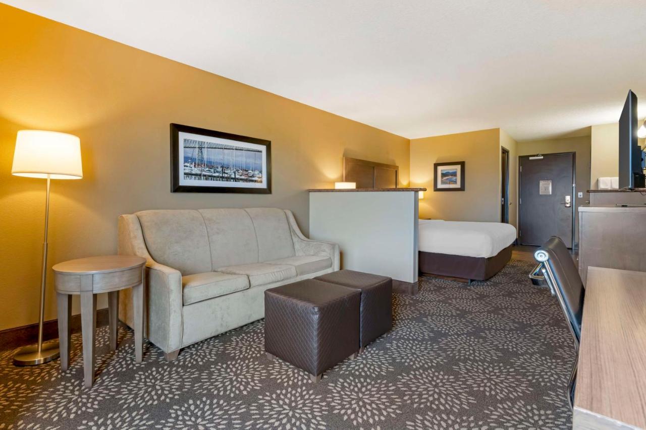 | Comfort Suites Columbia River