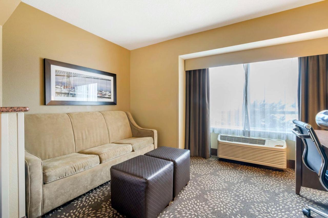 | Comfort Suites Columbia River