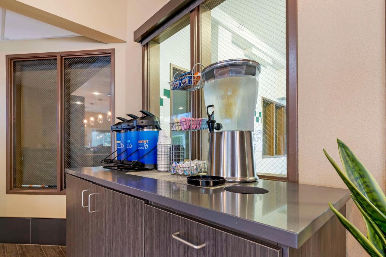 | Comfort Suites Columbia River