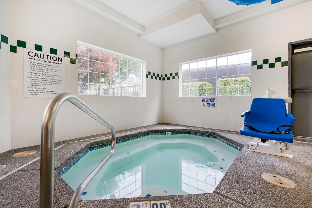 | Comfort Suites Columbia River