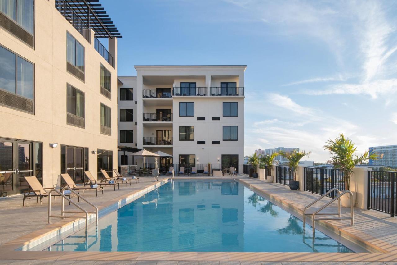 | Courtyard by Marriott Clearwater Beach