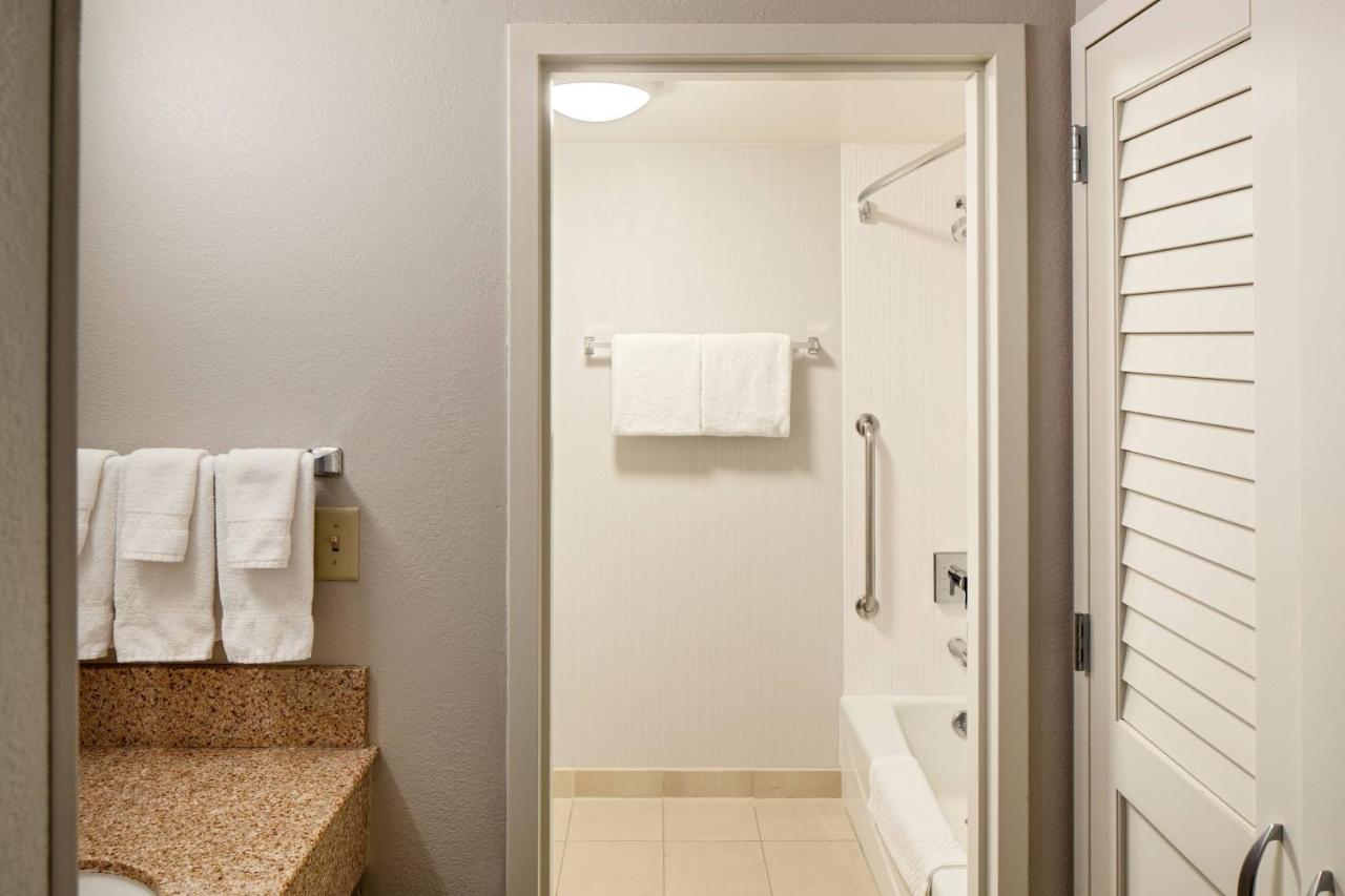  | Courtyard Cincinnati Blue Ash