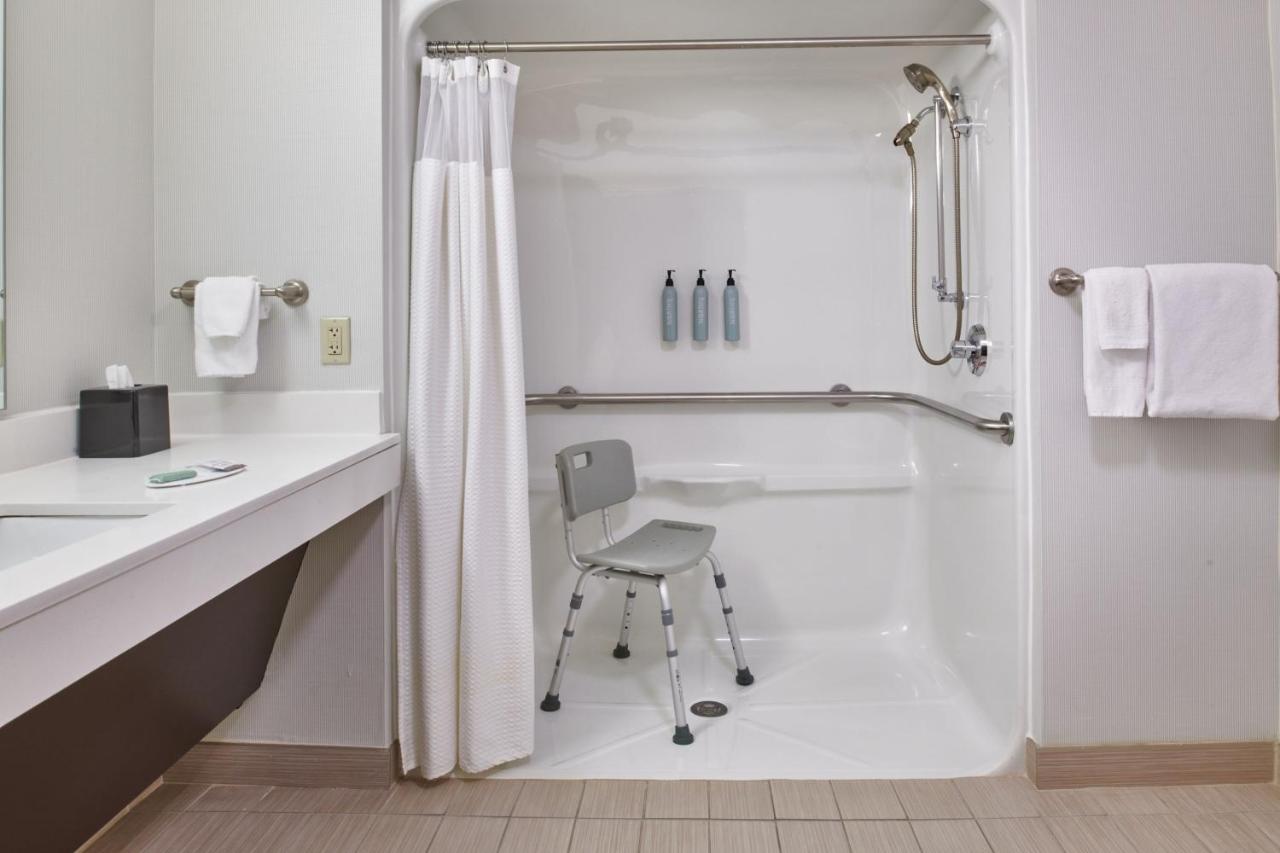Double Room with Two Double Beds at Courtyard by Marriott Columbus Downtown