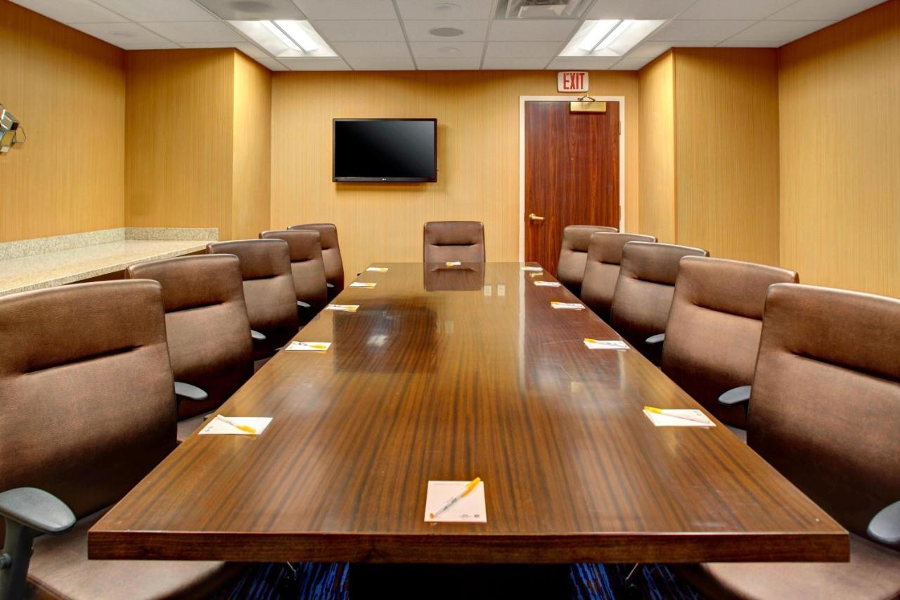 | Courtyard by Marriott Columbus Downtown