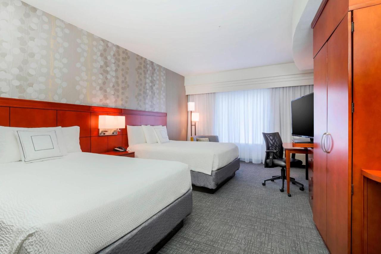 Queen Room with Two Queen Beds - Hearing Accessible at Courtyard by Marriott Dallas Arlington South
