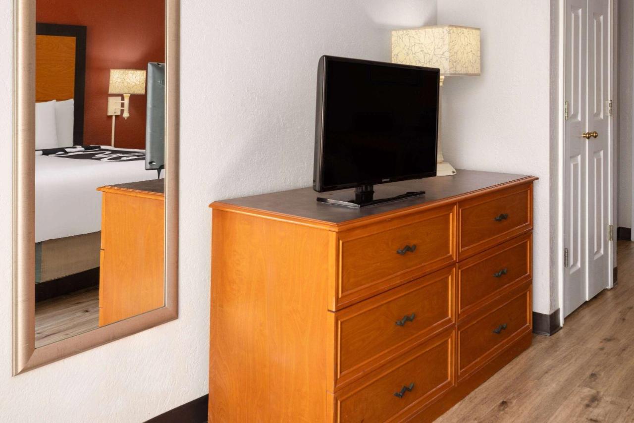  | La Quinta Inn by Wyndham Pittsburgh Airport