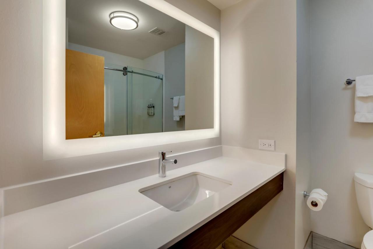  | Holiday Inn Express & Suites Richmond, an IHG Hotel