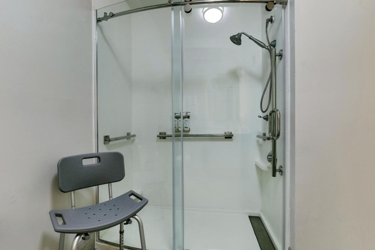  | Holiday Inn Express & Suites Richmond, an IHG Hotel