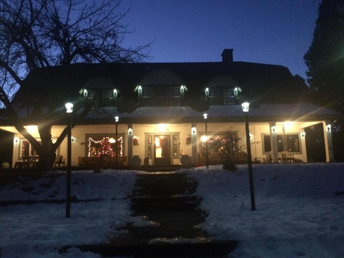 | Mount Shasta Ranch Bed and Breakfast
