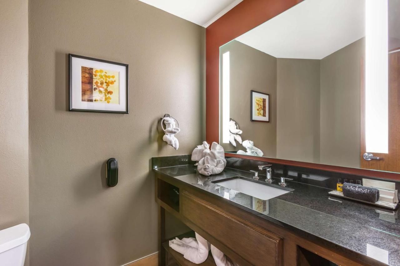 | Best Western Premier Ivy Inn & Suites