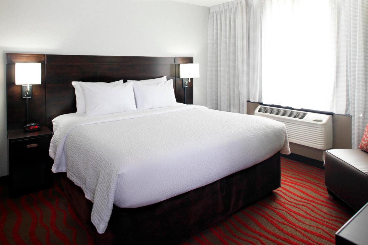 | Courtyard by Marriott St. Cloud