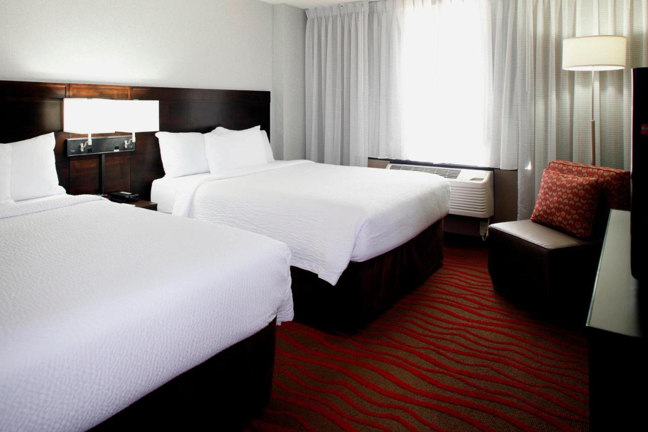 | Courtyard by Marriott St. Cloud