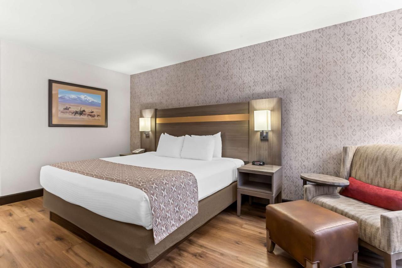 King Room at Best Western Moriarty Heritage Inn