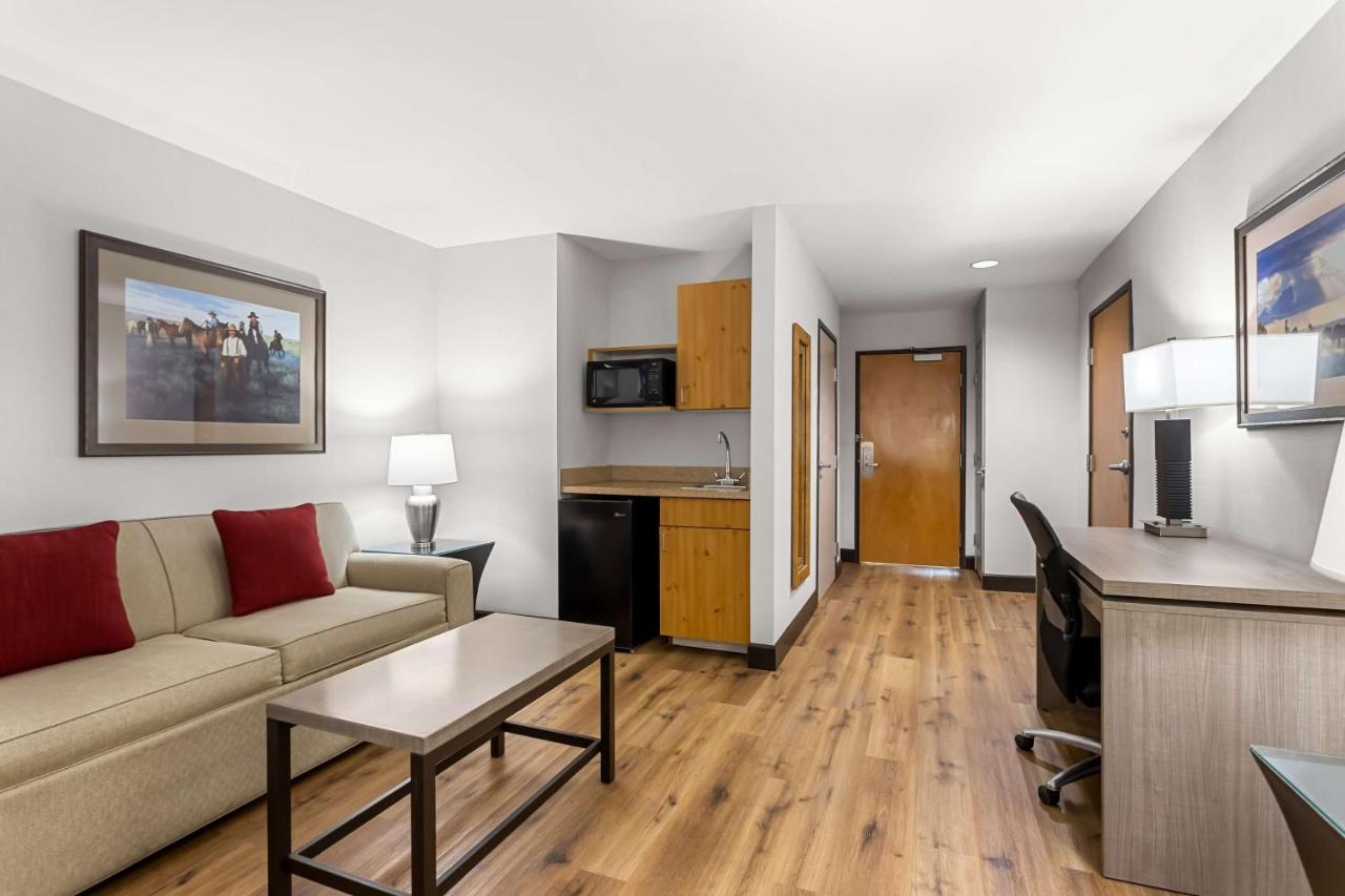 King Suite with Roll-In Shower and Balcony - Disability Access at Best Western Moriarty Heritage Inn