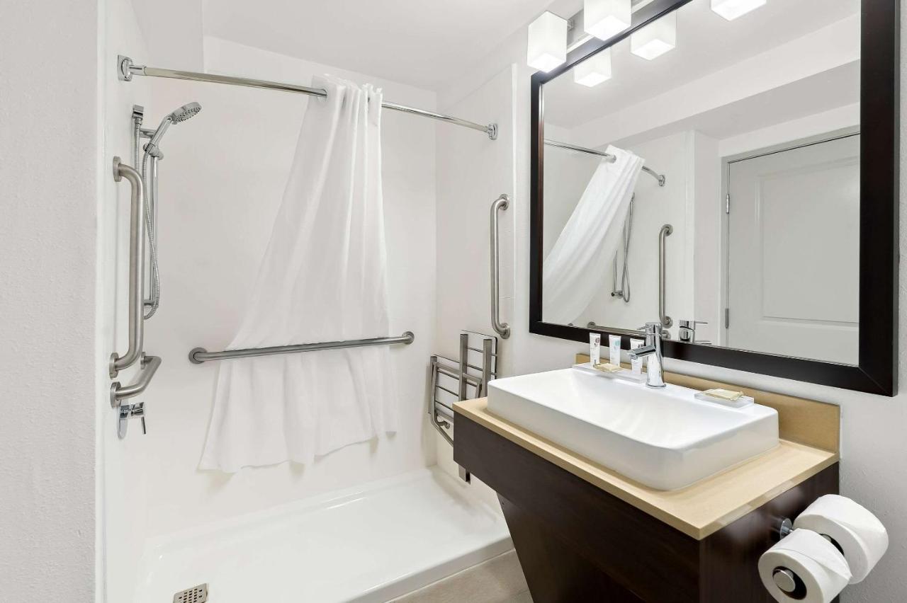 | Country Inn & Suites by Radisson, Columbia Airport, SC