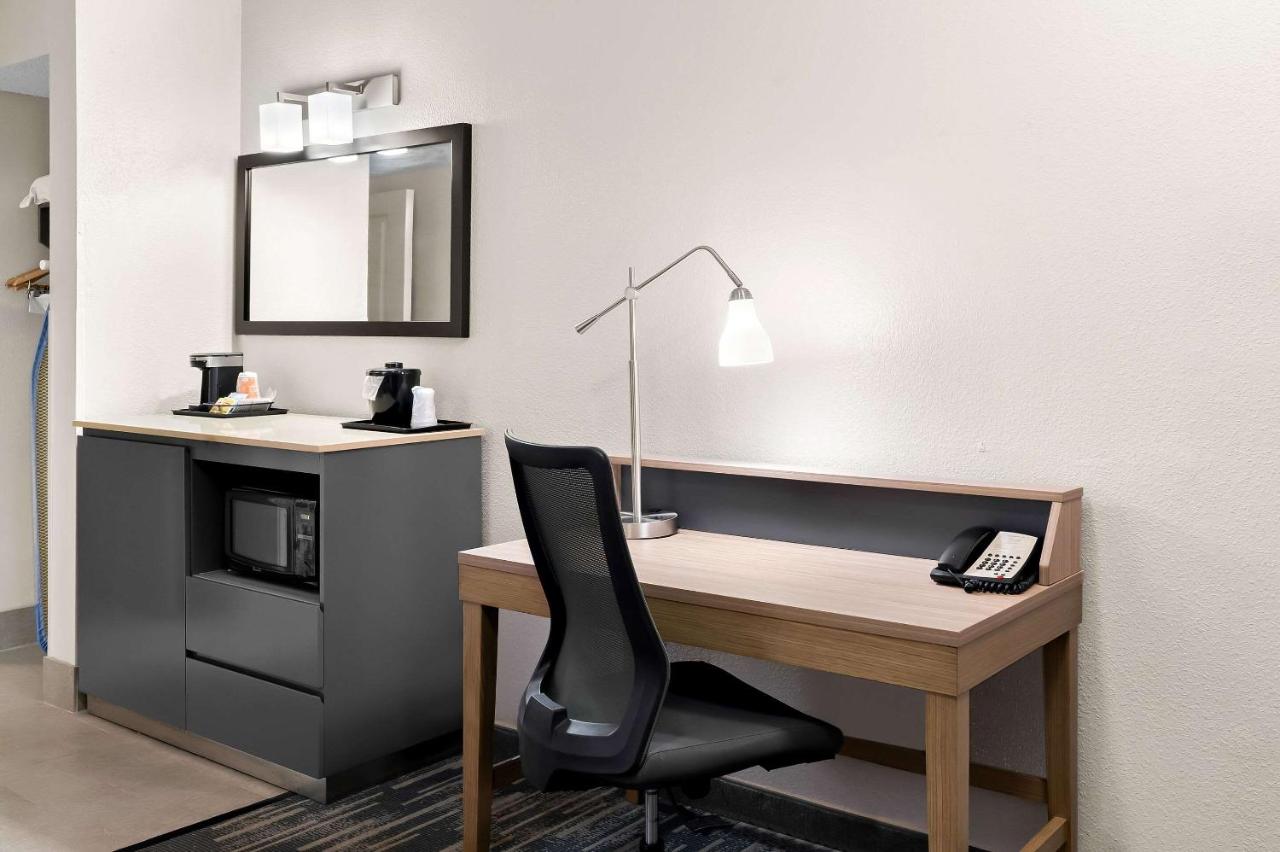 | Country Inn & Suites by Radisson, Columbia Airport, SC