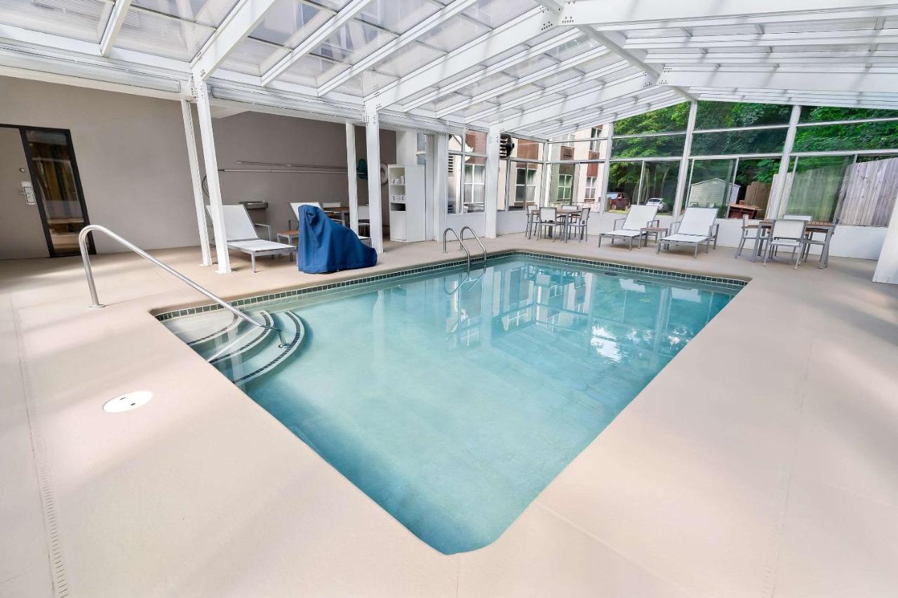 | Country Inn & Suites by Radisson, Columbia Airport, SC