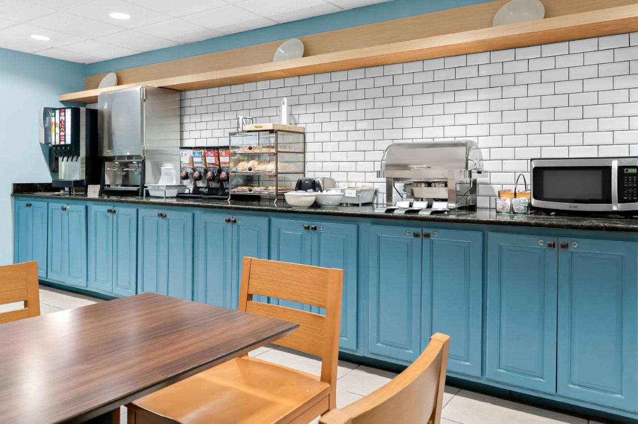 | Country Inn & Suites by Radisson, Columbia Airport, SC