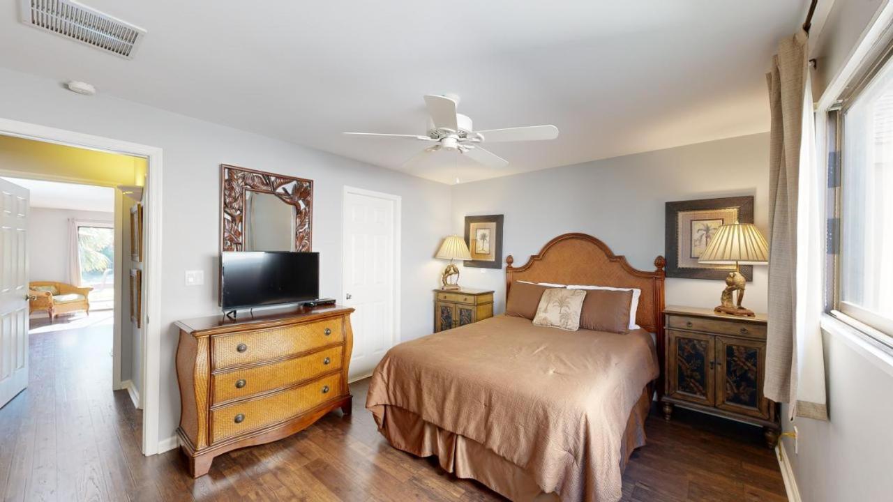  | 646 Queens Grant