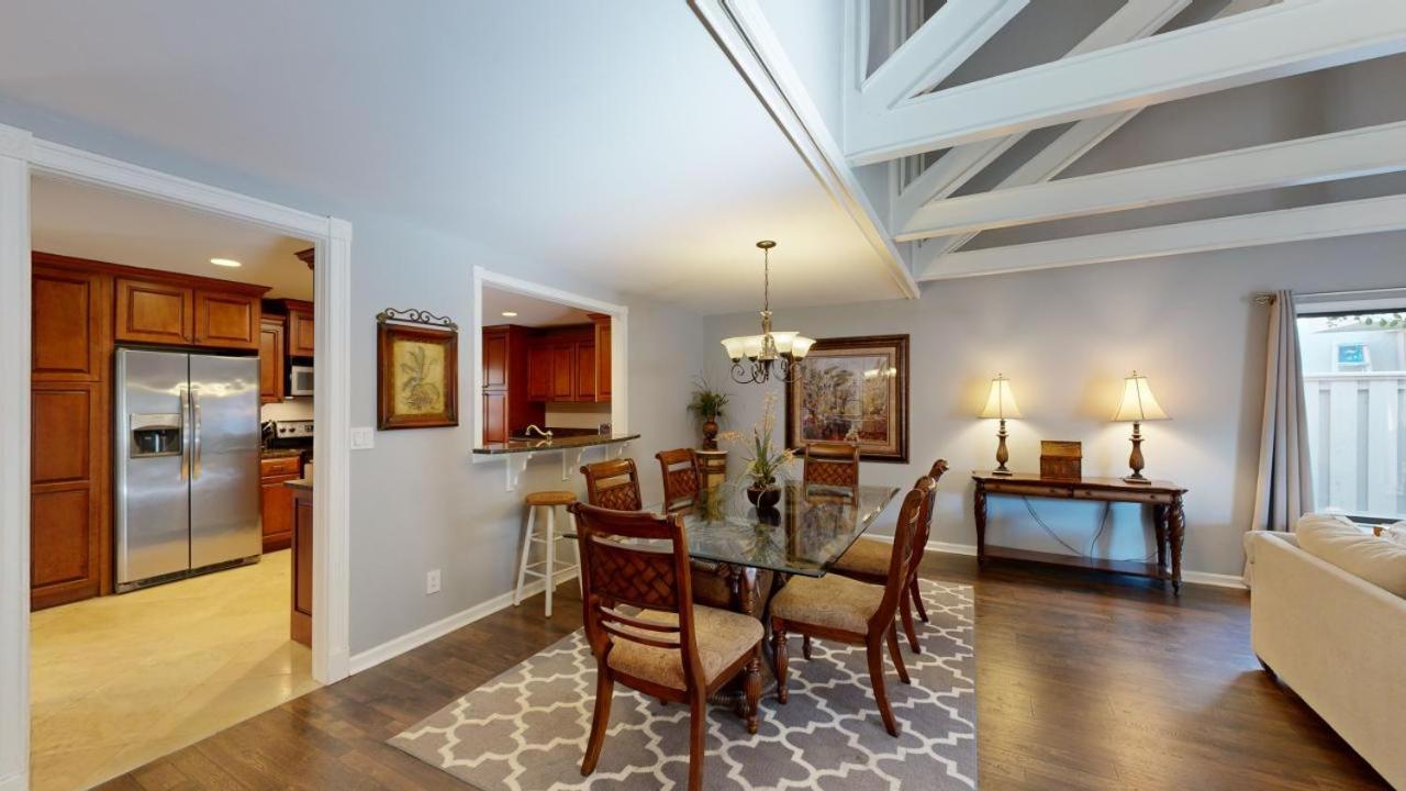  | 646 Queens Grant