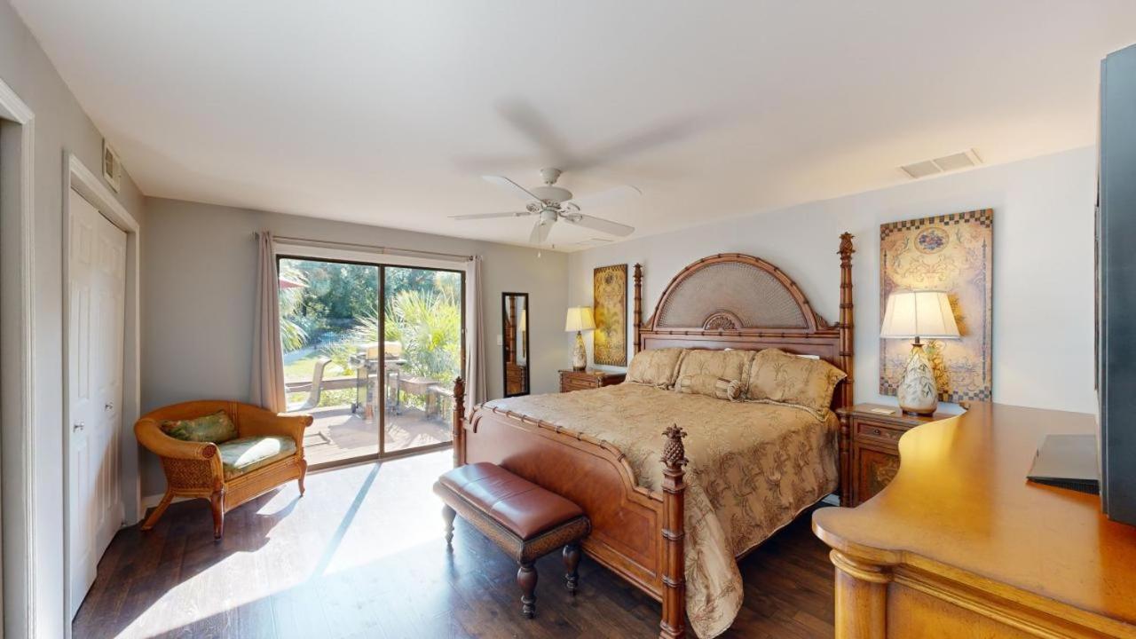  | 646 Queens Grant