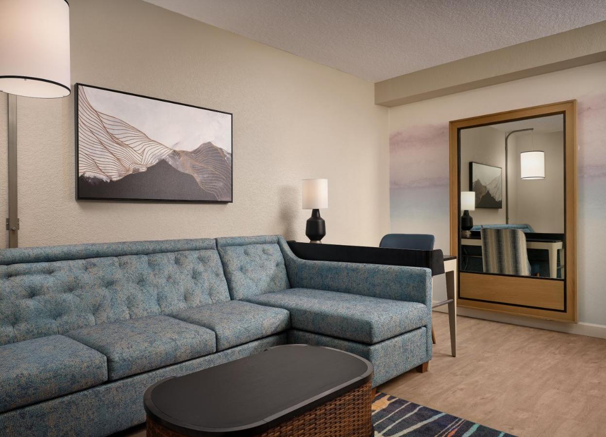 Deluxe King Suite at Caribe Royale Orlando, WorldHotels Elite