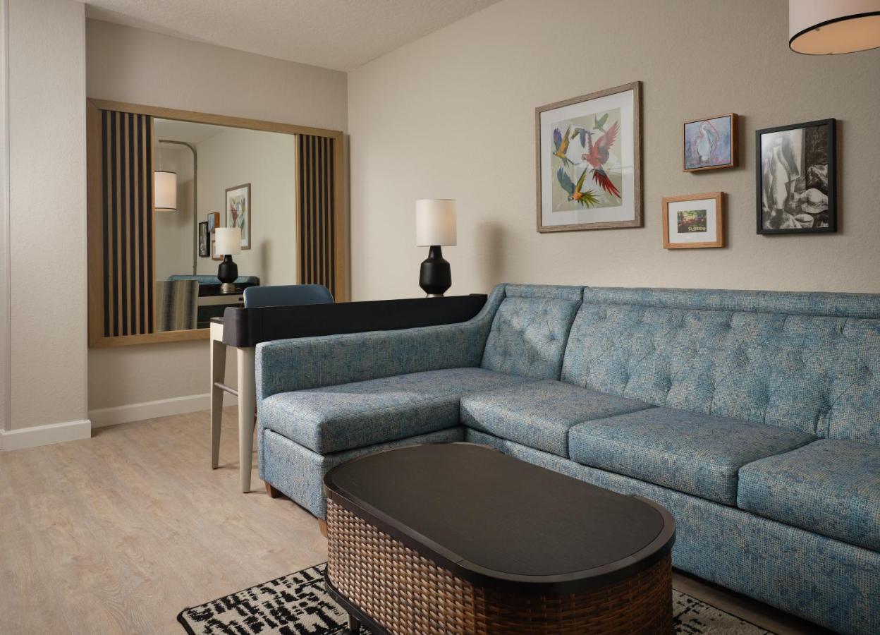 Queen Suite with Pool View at Caribe Royale Orlando, WorldHotels Elite