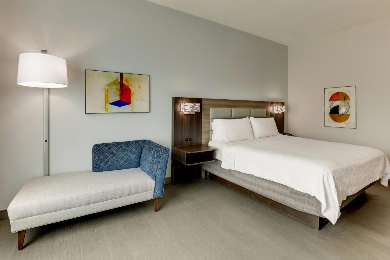 King Room - Mobility Access Tub - Non-Smoking at Holiday Inn Express & Suites Richmond by IHG
