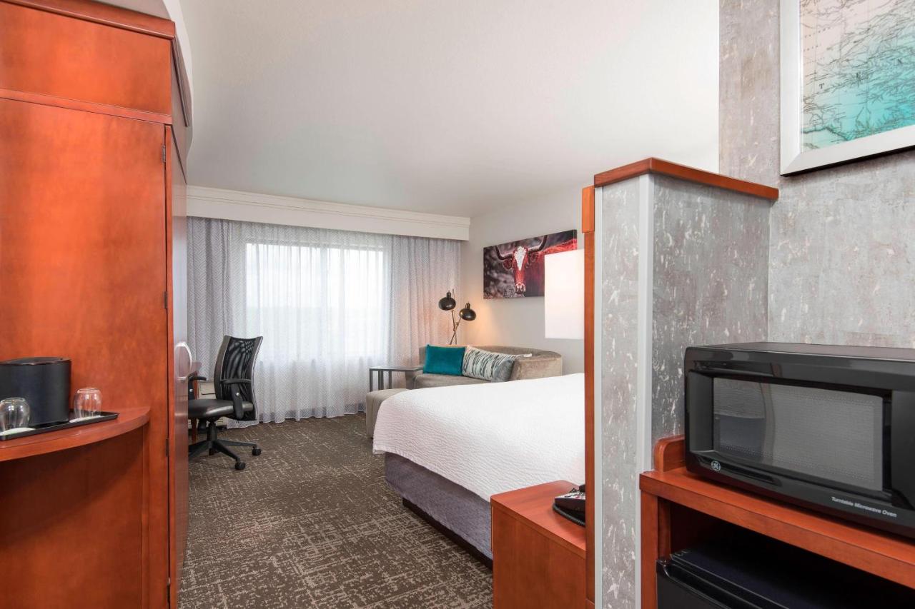 King Room with Sofa Bed at Courtyard by Marriott San Antonio North/Stone Oak at Legacy