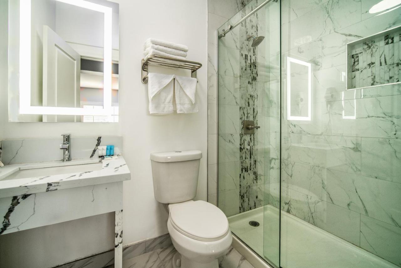 King Suite - Non-Smoking at Rodeway Inn & Suites Pasadena