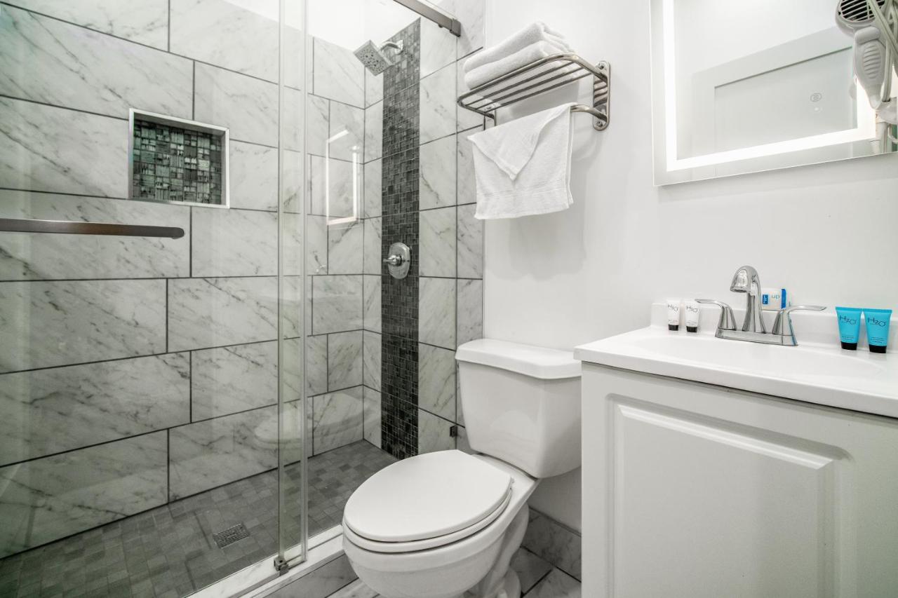 King Room - Non-Smoking at Rodeway Inn & Suites Pasadena