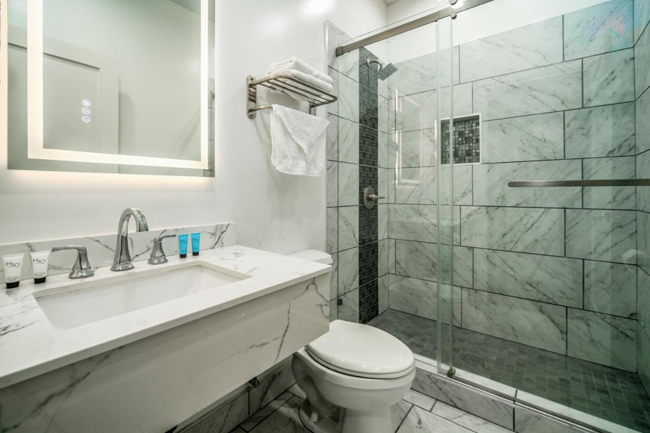King Room - Accessible/Non-Smoking at Rodeway Inn & Suites Pasadena