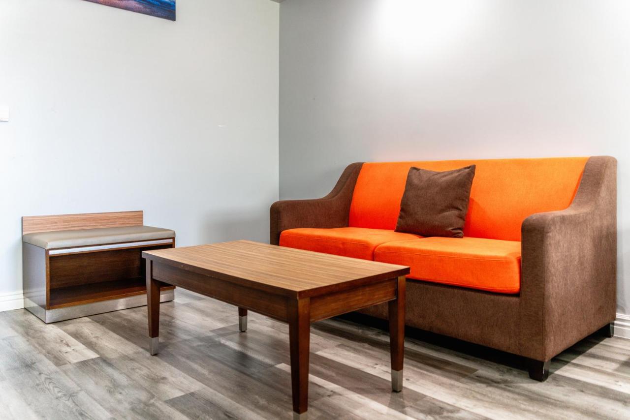 King Room - Accessible/Non-Smoking at Rodeway Inn & Suites Pasadena