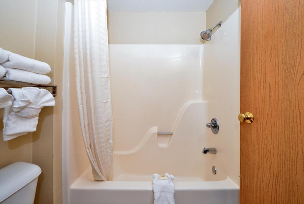 King Suite with Sofa Bed - Non-Smoking at Comfort Inn & Suites Cedar Rapids North - Collins Road