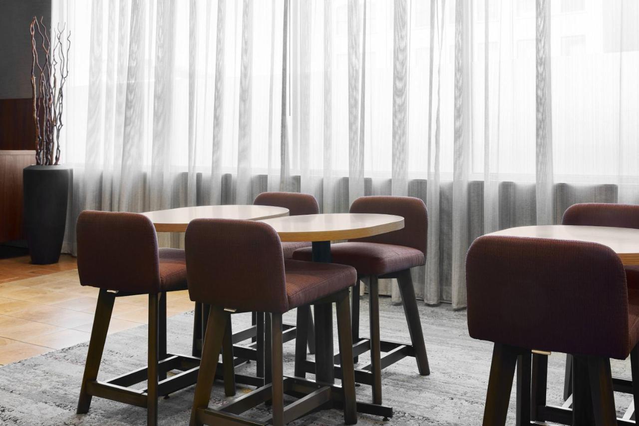 | Courtyard by Marriott Newark Downtown